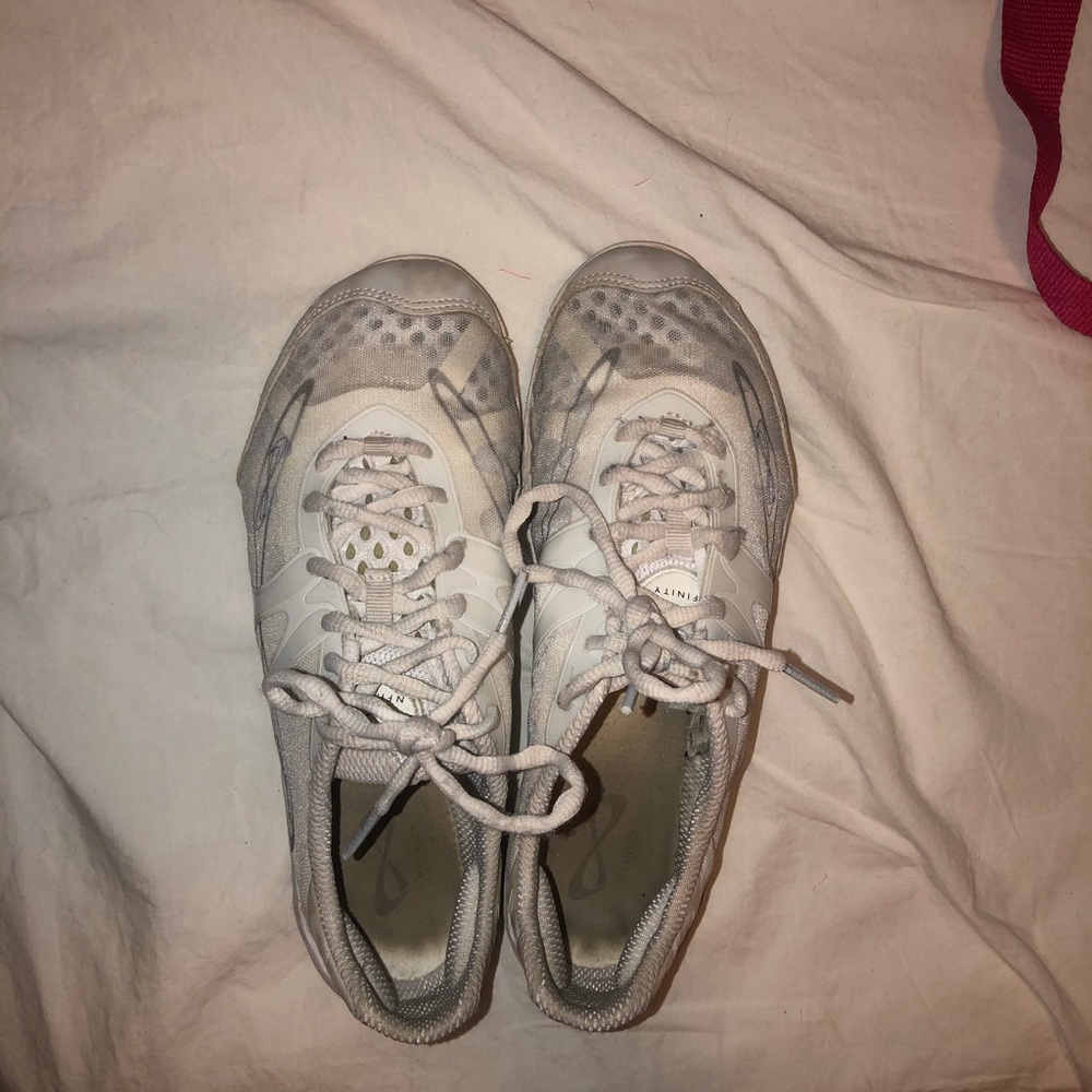 Nfinity cheer shoes(with case)